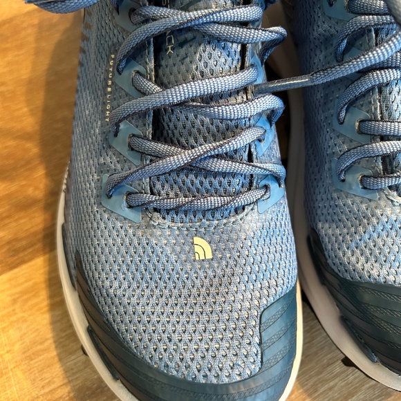 The North Face Men THE NORTH FACE VECTIV FASTPACK FUTURELIGHT BLUE HIKING SHOES - SIZE 7